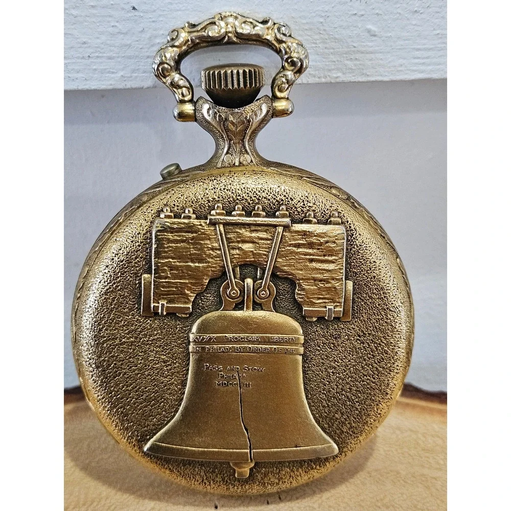 RARE VTG Sears Bicentennial Pocket Watch Washington Crossing Delaware Gold Tone